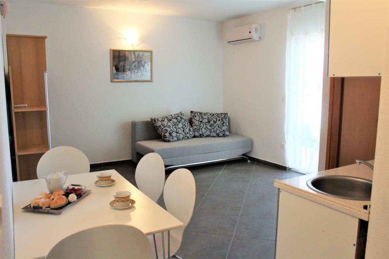 Apartmani Marija Duće エクステリア 写真